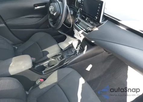 2020 Toyota Corolla Le z USA, uszkodzony, nr VIN 5YFEPRAE9LP132894